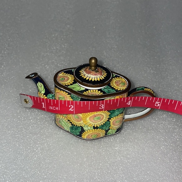 Kelvin Chen Miniature Sunflower Print Taepot - Picture 7 of 7